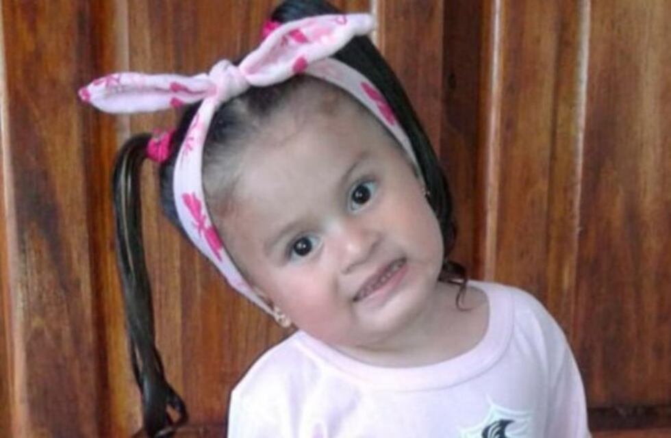 La familia de Ana Bella necesita de todos: contrajo meningococo y le amputaron sus piernitas