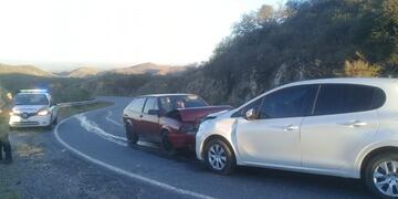 Accidente vial en Falda del Carmen, camino a Altas Cumbres\u002E