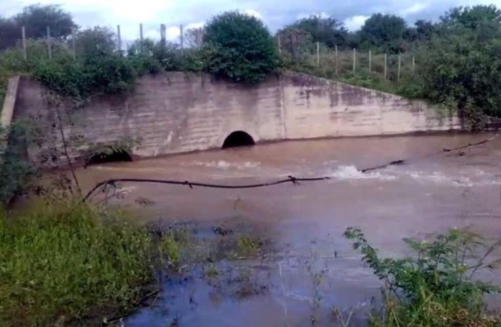 Pampa del Indio: piden a APA cerrar las compuertas de las defensas del Bermejo