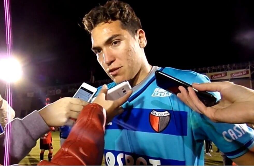 El santiagueño Fabricio Hass firmó su primer contrato profesional con Colón