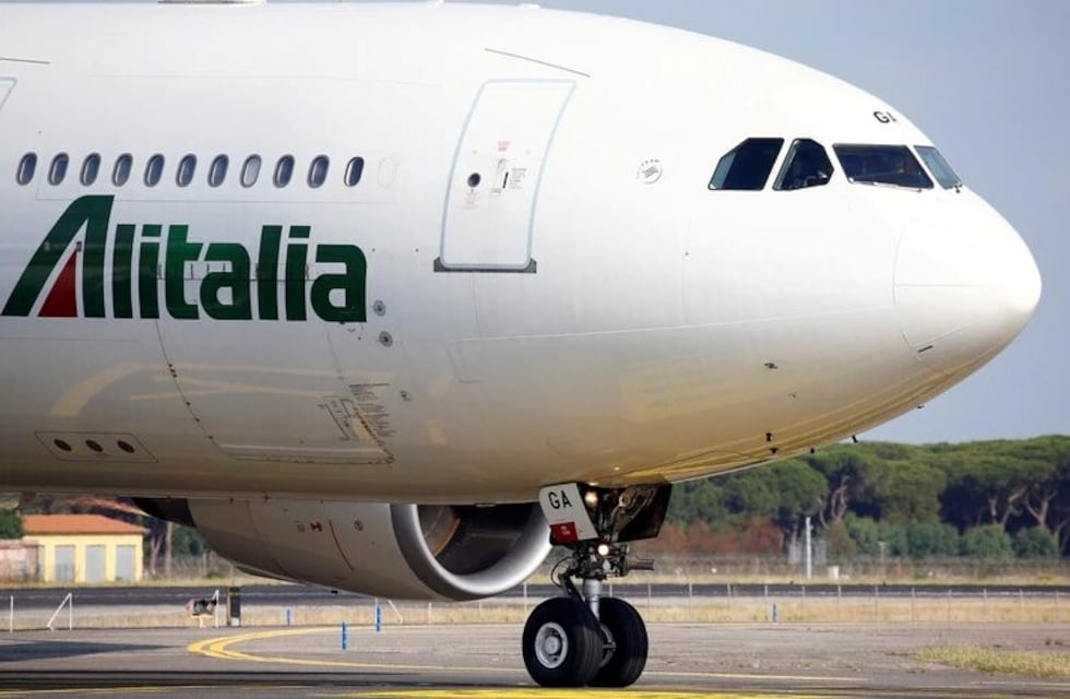 Un pasajero que viajaba con su nieto murió en pleno vuelo de Roma a Ezeiza