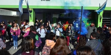 Protesta por estado de las escuelas en Viedma
