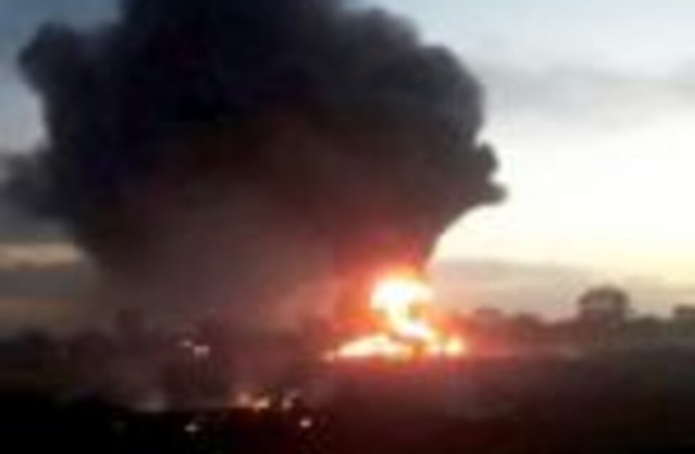 Al menos cinco muertos al incendiarse un avión de carga durante el despegue en Colombia