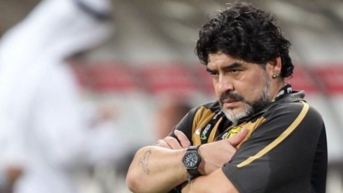 Maradona se molestó con las cuentas que lo oficializaron como nuevo entrenador de Gimnasia