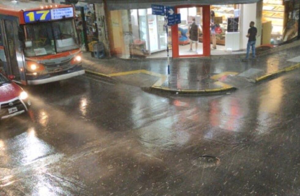 Secuelas del temporal:  voladura de techos y caída de árboles