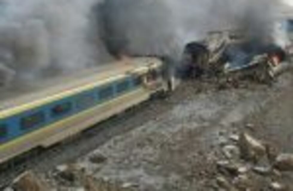 Choque de trenes en Irán deja al menos 44 muertos y más de 80 heridos