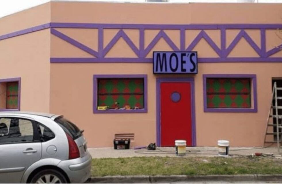 ¡Irresistible! En Ituzaingó alquilan un departamento igual a la Taberna de Moe