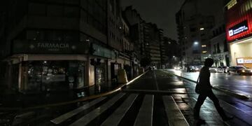 Barrios de Capital Federal y Gran Buenos Aires continúan sin energía eléctrica tras dos días del apagón nacional\u002E