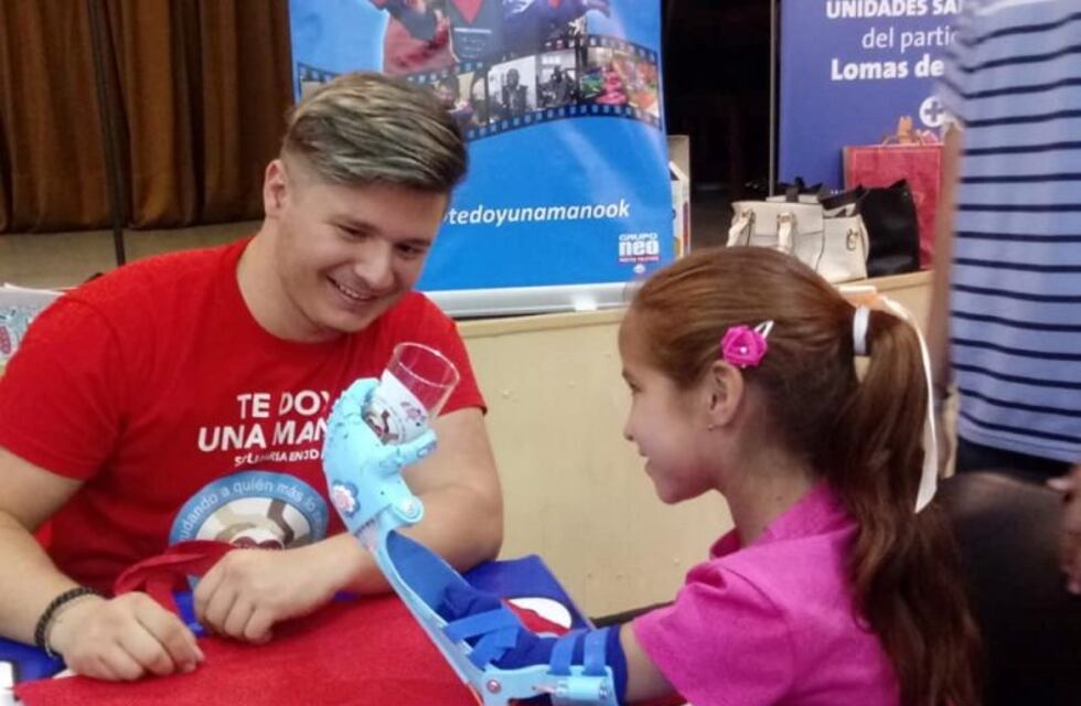 Juanita, sonriente y feliz: pudo viajar a Buenos Aires para recibir su prótesis