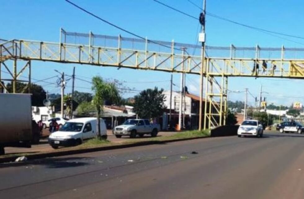 Una joven de 24 años murió tras ser arrollada por un auto sobre la avenida Tulo Llamosas