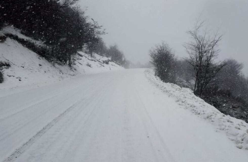 Asistieron automóviles en las zonas altas e invernales por la intensa nevada