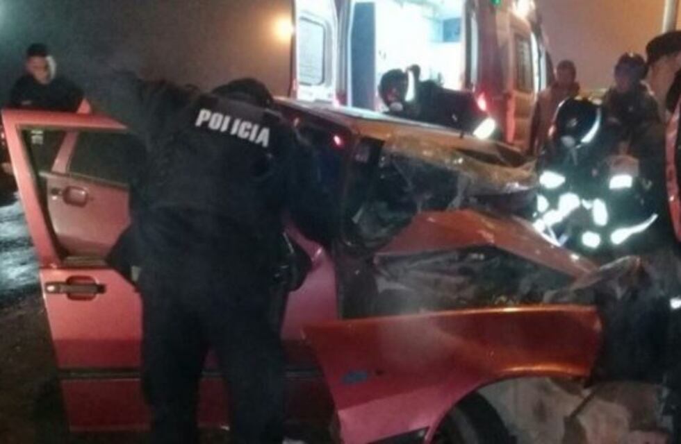 Un automovilista sufrió graves heridas tras chocar con un colectivo en la ruta 11