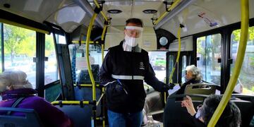 Controlaron en colectivos que los pasajeros estén habilitados para circular en la vía pública (Foto: Prensa MGP)