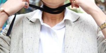 Piden colocar una cinta negra en casa, medios de transporte o como accesorio durante las fiestas para visibilizar la violencia machista.