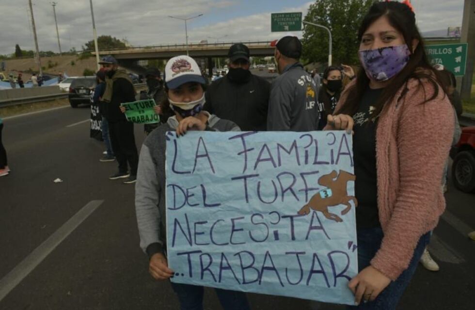 Los trabajadores del turf tomaron el Hipódromo