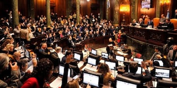 Debaten en la Legislatura el traspaso de la concesiones de Edenor y Edesur a la Ciudad\u002E (Maxi Failla)