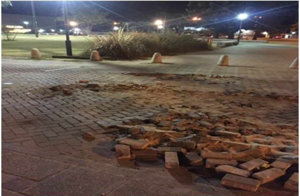 Piden informes por las veredas rotas en el Acuario del Río Paraná