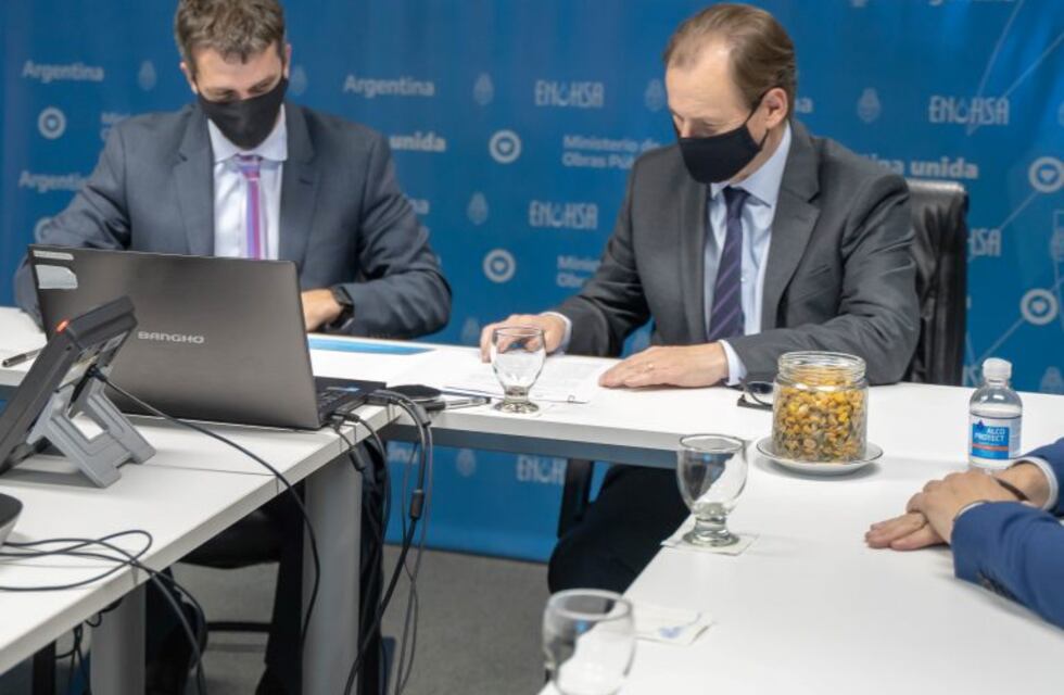 Gustavo Bordet firmó junto a Enrique Cresto un convenio para la ejecución de una obra de agua en la provincia