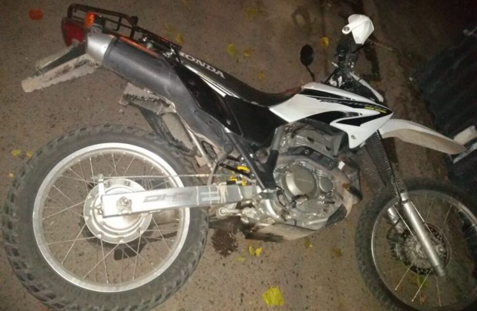 A punta de tijera le robaron la moto