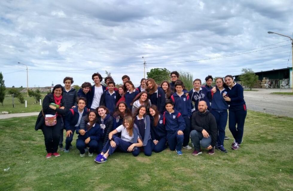 Alumnos de 3er año del Colegio Holandés visitaron la Planta de Separación de Residuos