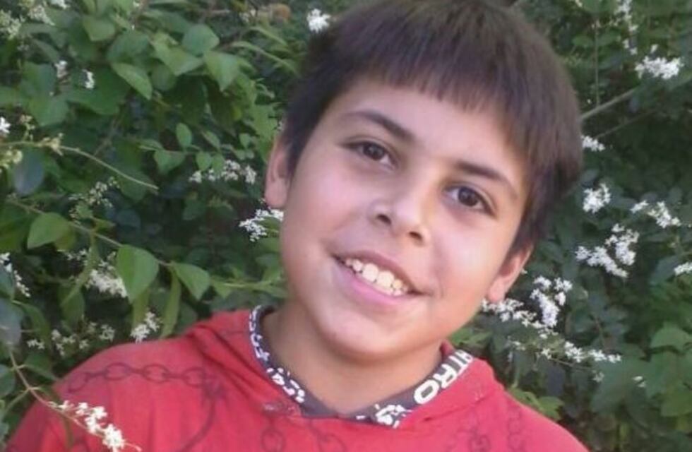 Un chico murió electrocutado mientras jugaba al fútbol en una plaza de Moreno