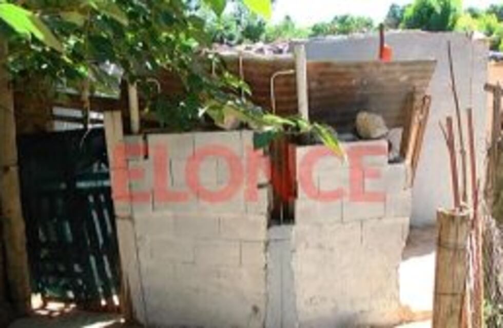 Rescatan a una mujer y a su beba que estaban encerradas en una pieza con paredes electrificadas