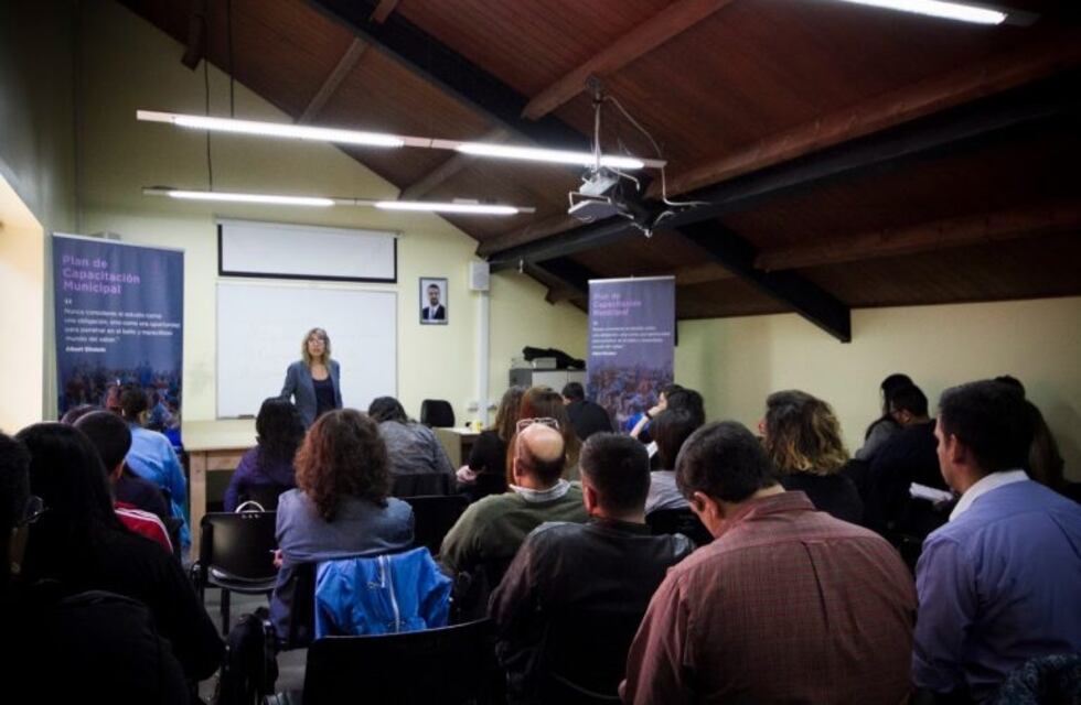 Capacitan a personal municipal sobre procedimiento administrativo