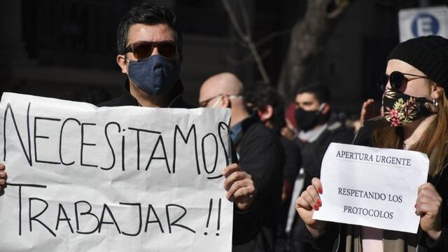 Referentes del sector gastronómicos siguen reclamando ante las restricciones (La Voz).