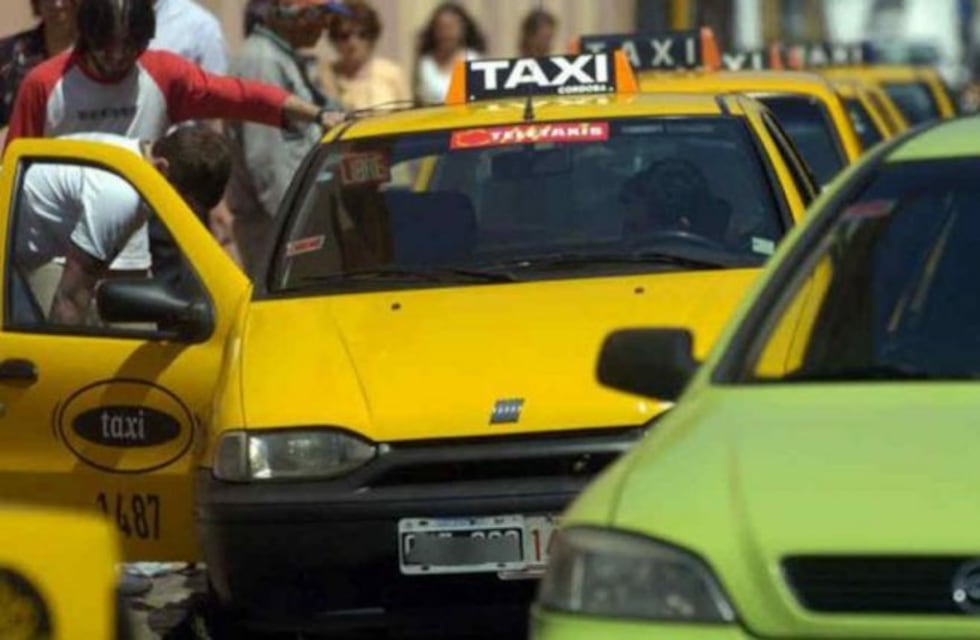 Conflicto transporte: Mirá los recorridos de taxis y remises con tarifa especial