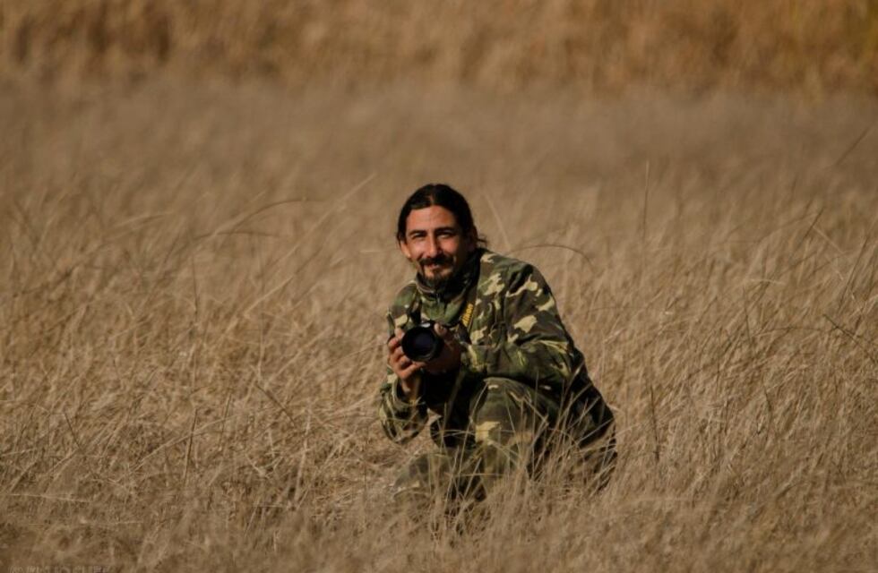 Un fotógrafo de naturaleza captó a un misterioso felino