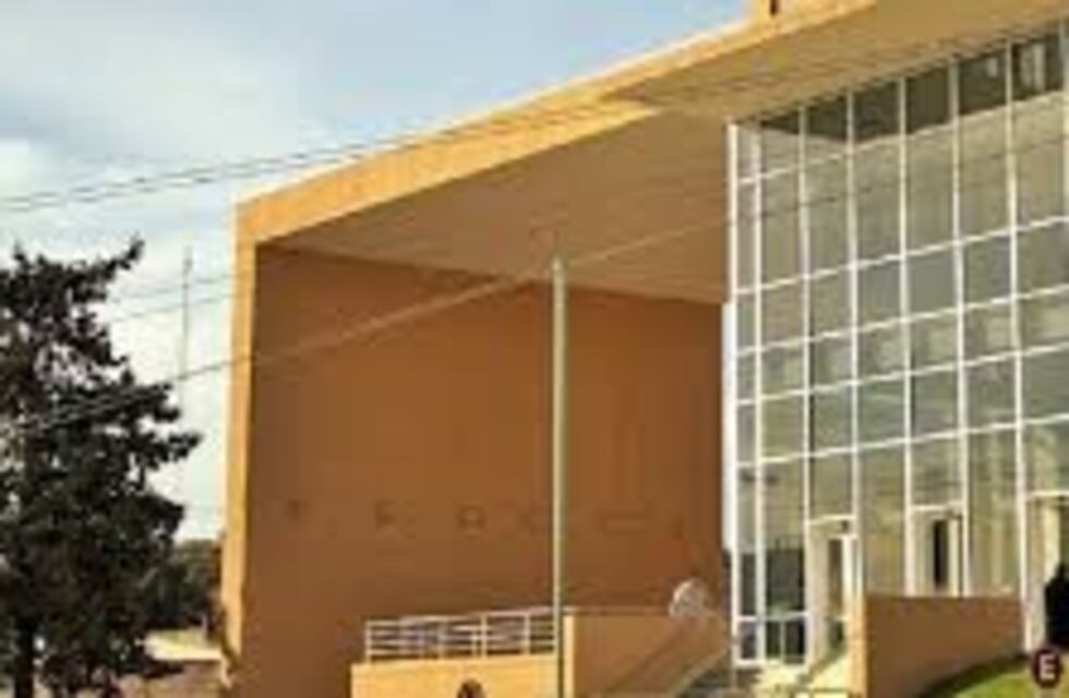 El Gobernador Gustavo Bordet firmó el contrato de obra para el Bicentenario