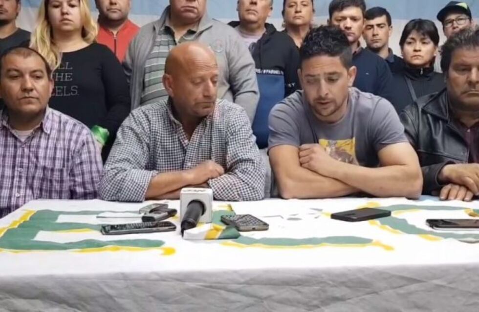 Gimenez: "Tras que no nos pagan, ahora encima nos cagan a palos"
