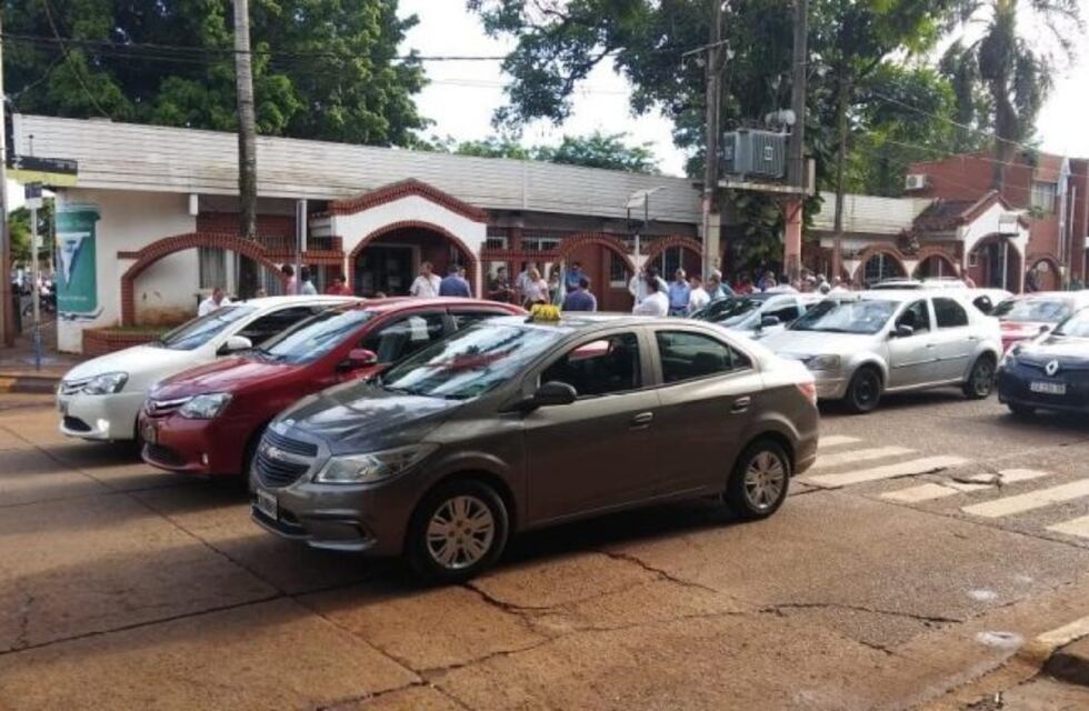 Choferes de taxis y remises marcharán en reclamo de la reactivación del turismo