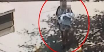 Mayra Paredes, madre de Valentina, momentos antes de abandonarla\u002E