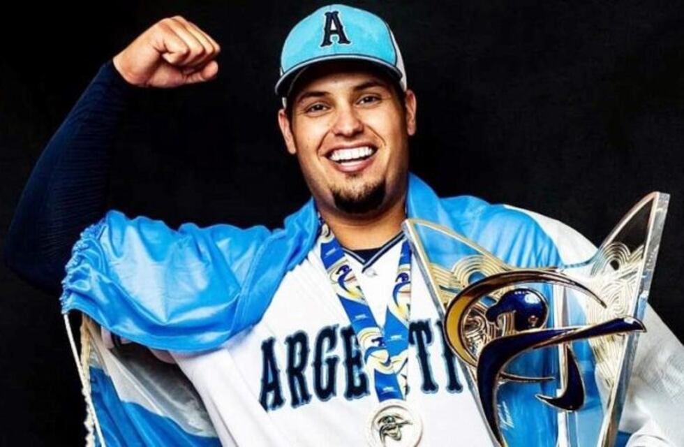 El softbolista santarroseño Huemul Mata fue premiado con el Caldén de Oro