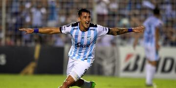 Fernando Zampedri of Argentina's Atletico Tucuman celebrates his goal against Brazil's Palmeiras at a Copa Libertadores soccer match in Tucuman, Argentina, Wednesday, March 8, 2017. (Gustavo Garello/Jam Media via AP) tucuman fernando zampedri futbol copa libertadores 2017 futbol futbolistas atletico tucuman palmeiras