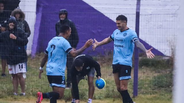 Belgrano festejó en Montevideo para estirar el invicto jugando fuera del país. (@Belgrano)