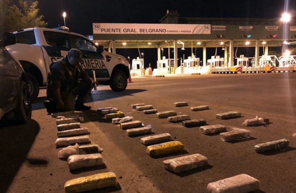 Detuvieron a un hombre con 25 kilos de marihuana en el puente General Belgrano