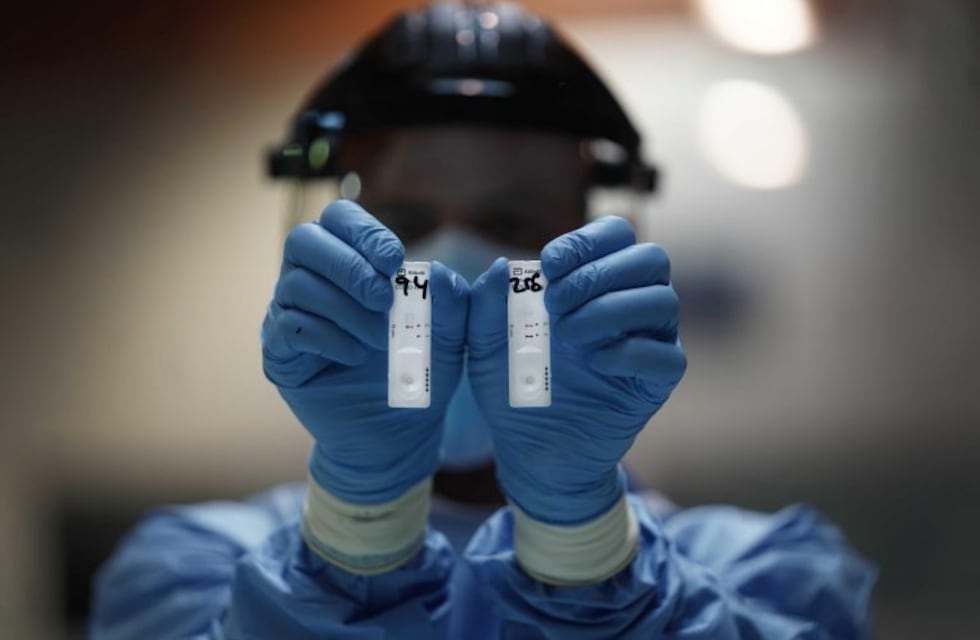 Uruguay eliminaría la exigencia del test de PCR a extranjeros