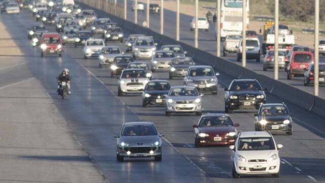 Ataques con piedras en la Autopista La Plata-Buenos Aires