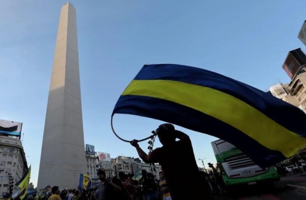 Día del hincha de Boca: con incidentes aislados, los "xeneizes" celebraron en el Obelisco