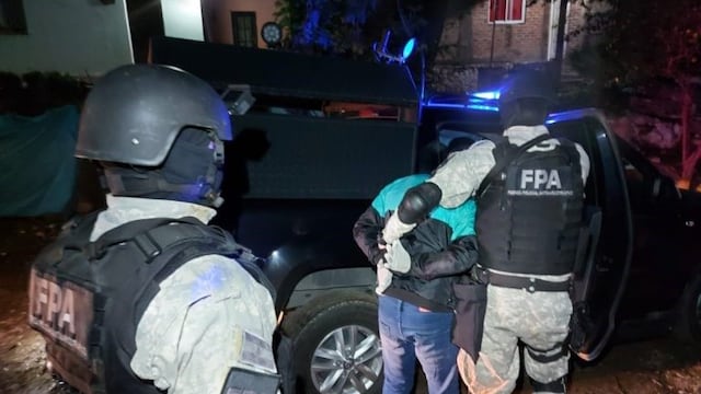 Un hombre y su pareja, ambos arrestados por efectivos de la FPA en Cosquín\u002E (Foto: MPF)\u002E