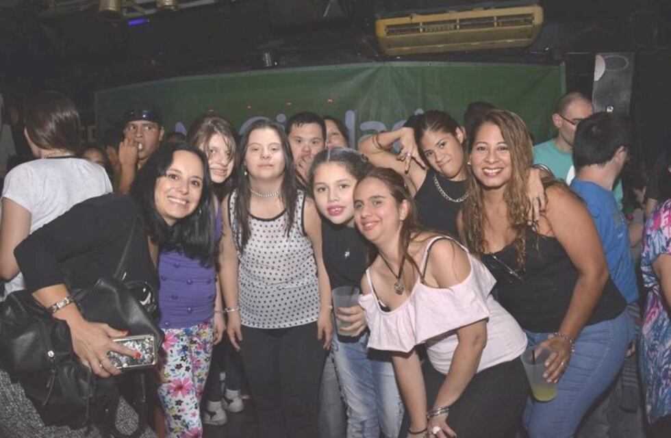 Domingo de matiné inclusiva en una disco de Córdoba