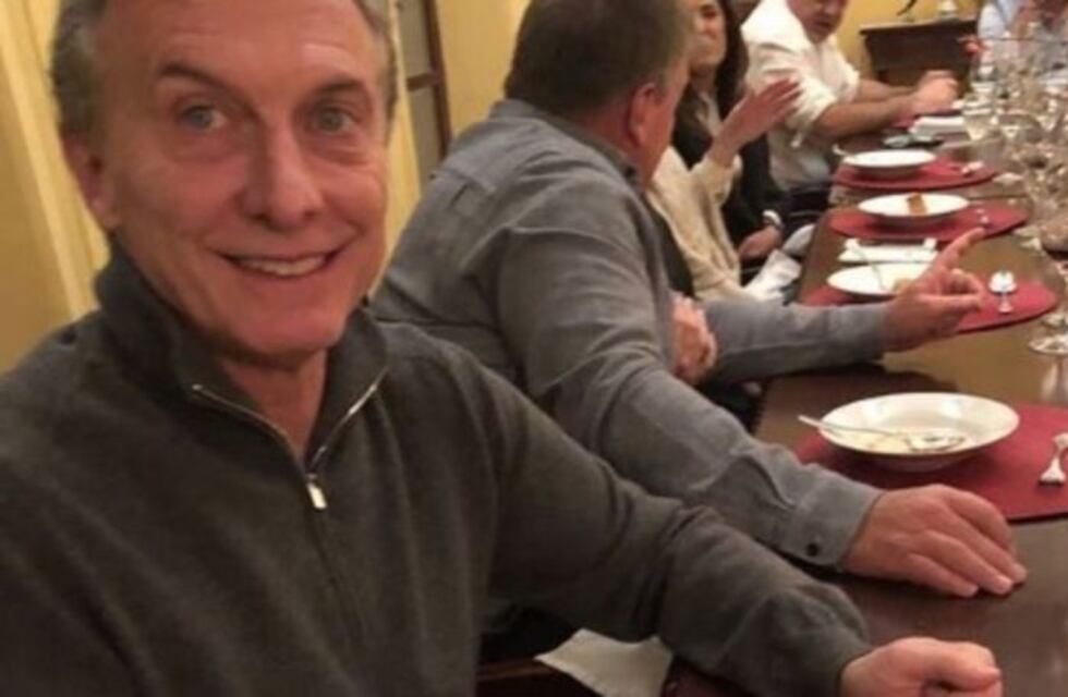 La polémica foto de Macri con un flan que se volvió viral