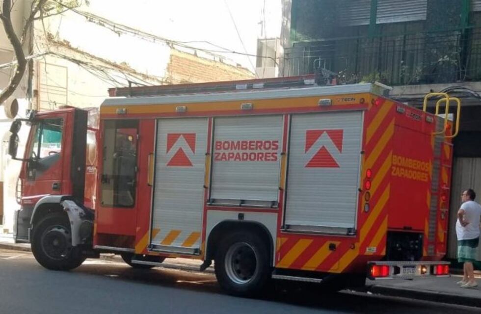 Se desplomó el techo de un minimarket y los clientes se salvaron de milagro