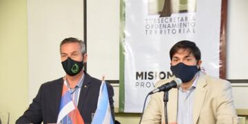 El ministro de Ecología, Mario Vialey, y el subsecretario de Ordenamiento Ambiental, Martín Recamán\u002E