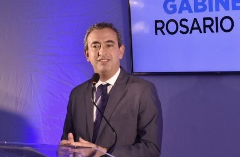 En la presentación de su gabinete Javkin habló de una "gestión austera que priorice el gasto social"