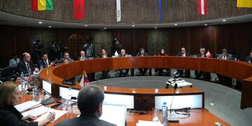 Las autoridades migratorias de la Comunidad Andina (CAN), organismo integrado por Bolivia, Colombia, Ecuador y Perú, iniciaron hoy en Lima una reunión extraordinaria de carácter privado para abordar el \