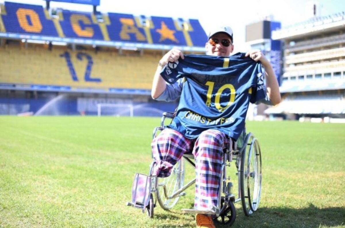 Christoffer Persson visitó la Bombonera (Clarín)\u002E
