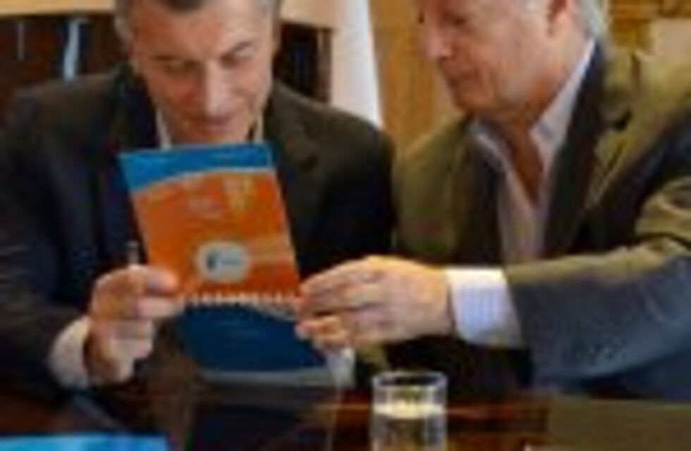 Operaron a Mauricio Macri de un pólipo en las cuerdas vocales